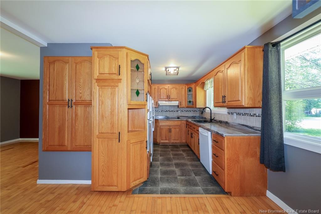 43 Broadview Ave, Fredericton, NB