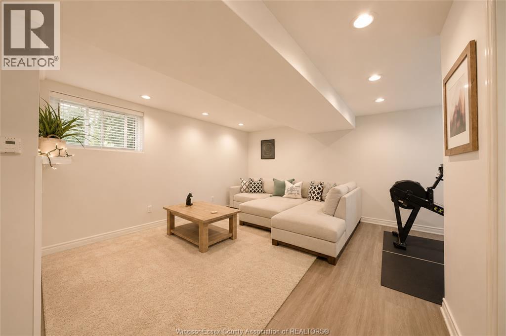 3939 Longfellow, Windsor, ON - Indoor