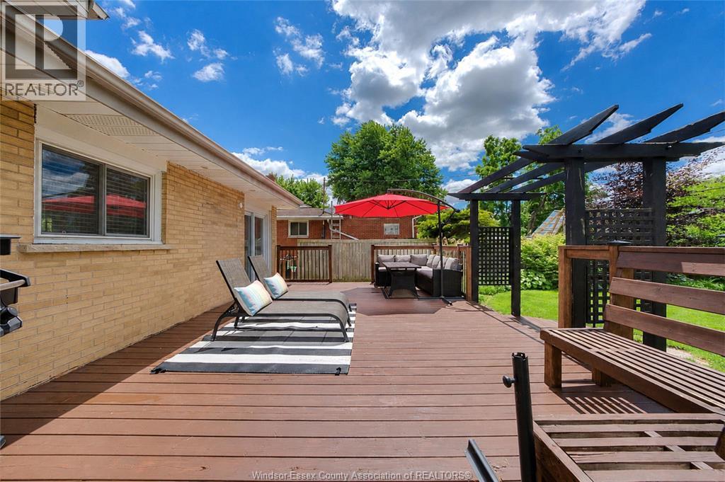 3939 Longfellow, Windsor, ON - Outdoor With Deck Patio Veranda With Exterior