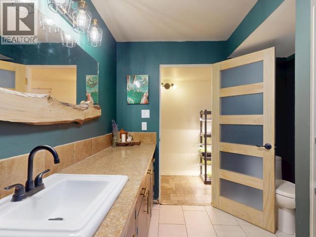2277 Phillips Road, Powell River, BC - Indoor Photo Showing Bathroom
