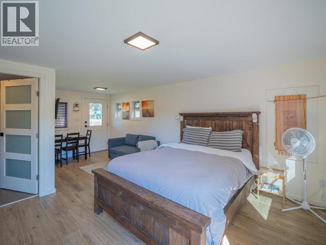 2277 Phillips Road, Powell River, BC - Indoor Photo Showing Bedroom