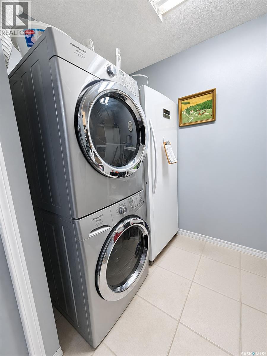 304 255 7Th Street E, Prince Albert, SK - Indoor Photo Showing Laundry Room