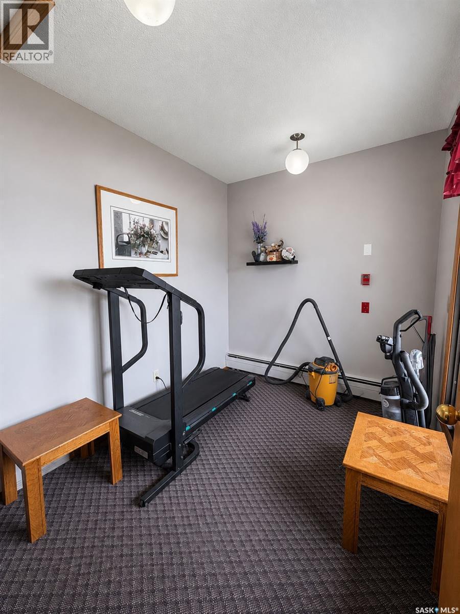 304 255 7Th Street E, Prince Albert, SK - Indoor Photo Showing Gym Room