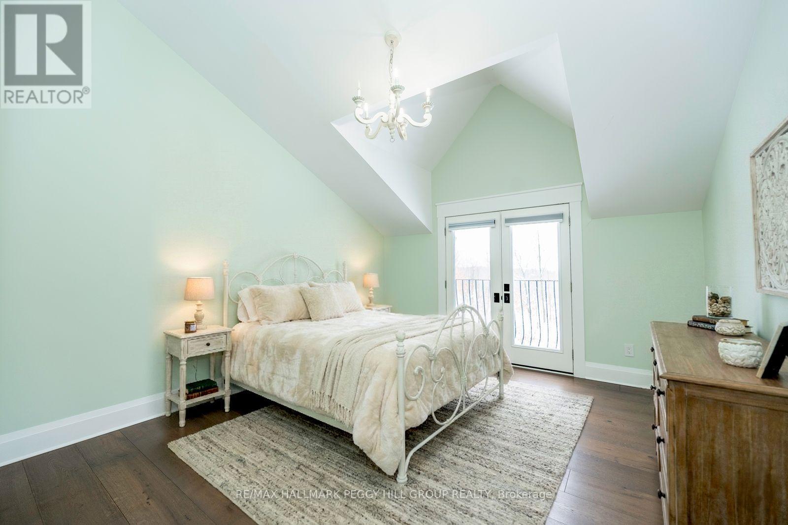 16 Heron Boulevard, Springwater, ON - Indoor Photo Showing Bedroom