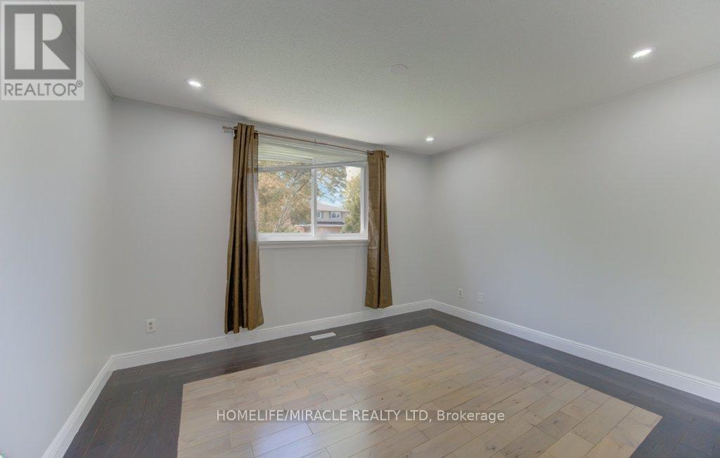 80 Lower Canada Crescent, Kitchener, ON - Indoor Photo Showing Other Room
