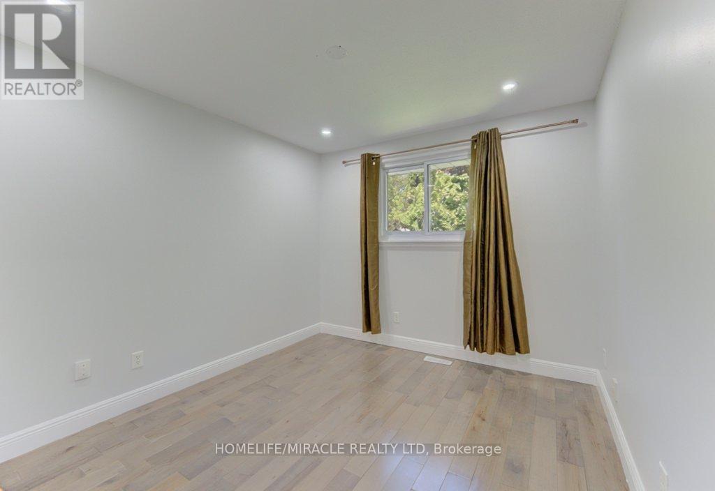 80 Lower Canada Crescent, Kitchener, ON - Indoor Photo Showing Other Room