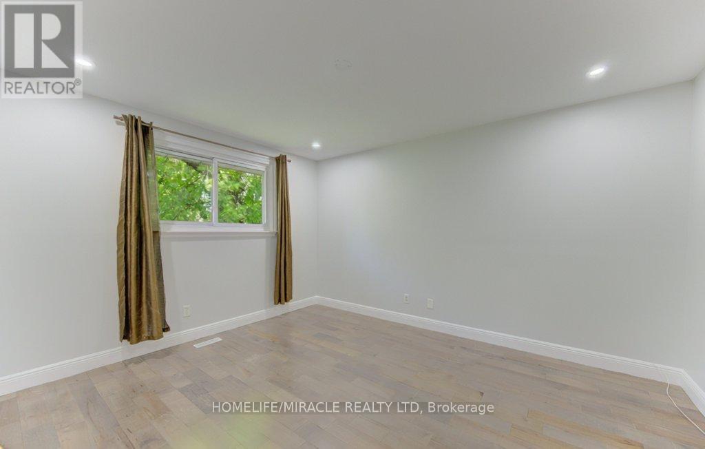 80 Lower Canada Crescent, Kitchener, ON - Indoor Photo Showing Other Room