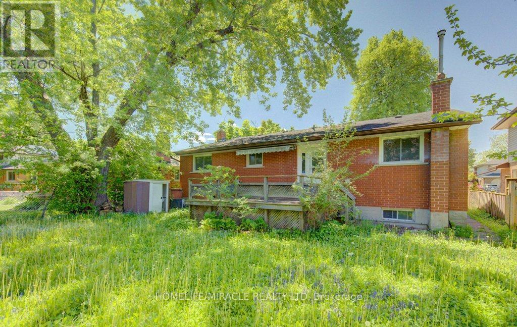 80 Lower Canada Crescent, Kitchener, ON - Outdoor