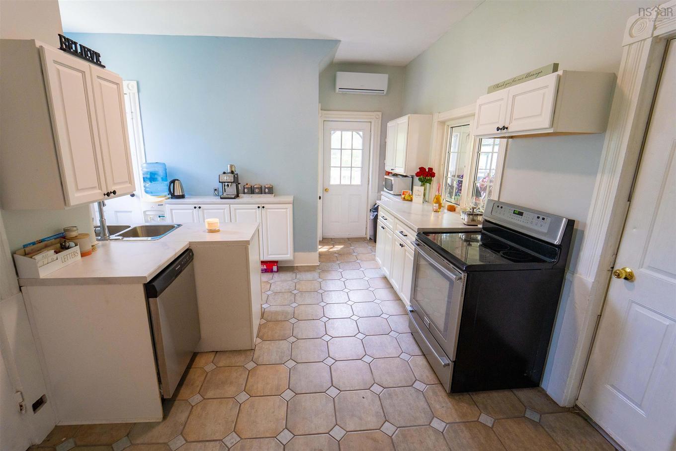42 Victoria Street, Amherst, NS - Indoor Photo Showing Kitchen