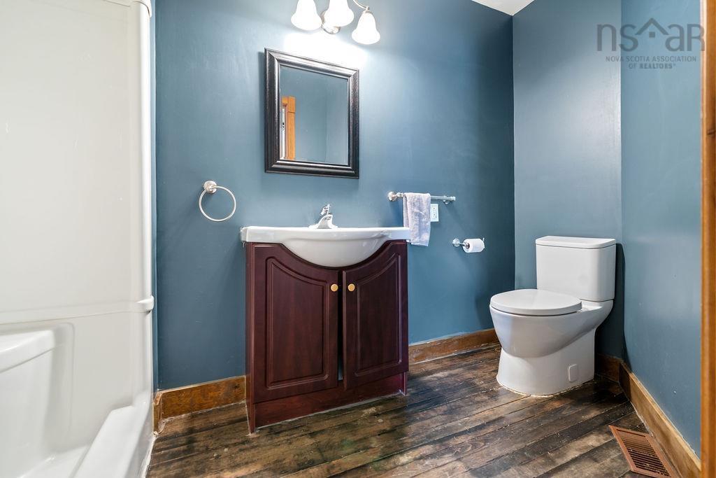 472 Main Street, Parrsboro, NS - Indoor Photo Showing Bathroom