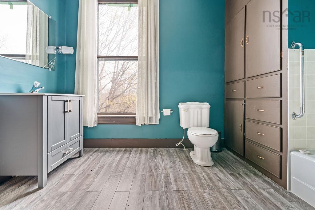 472 Main Street, Parrsboro, NS - Indoor Photo Showing Bathroom