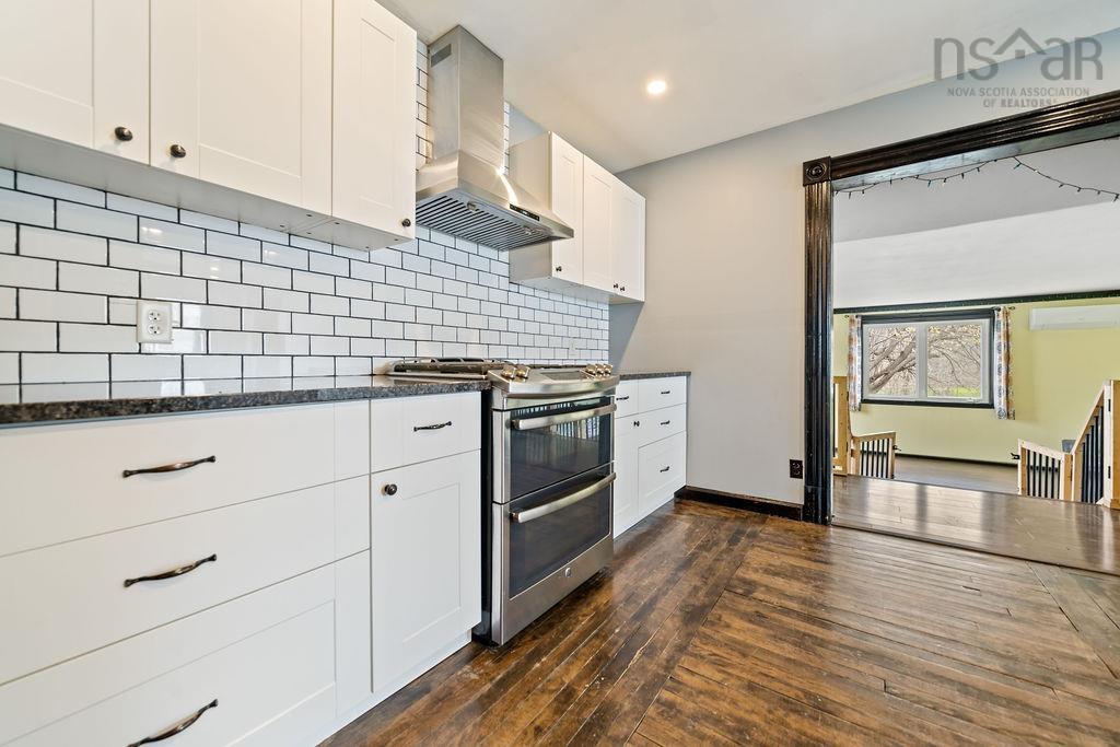 472 Main Street, Parrsboro, NS - Indoor Photo Showing Kitchen With Upgraded Kitchen