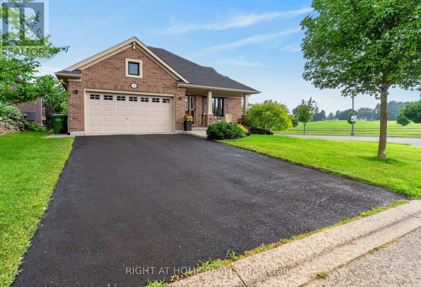 2 Noble Lane, St. Thomas, ON - Outdoor