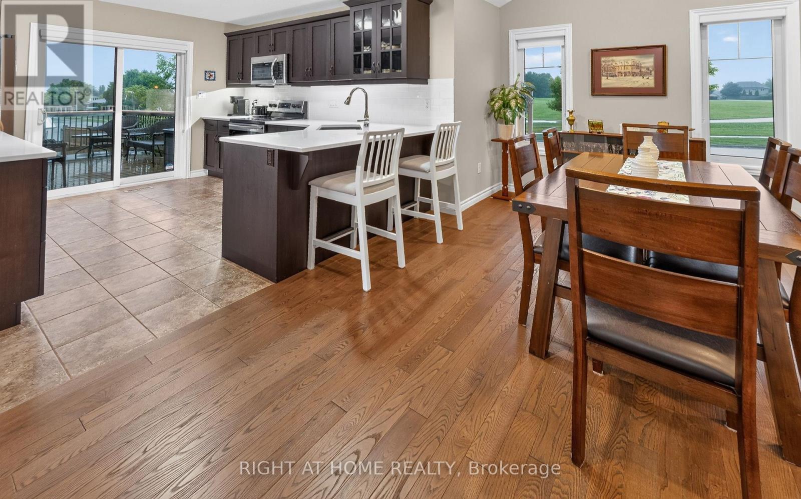 2 Noble Lane, St. Thomas, ON - Indoor Photo Showing Dining Room