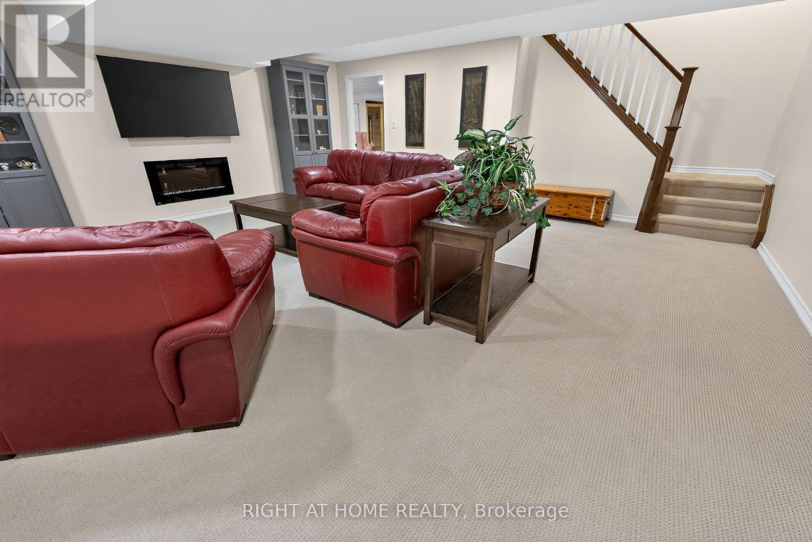 2 Noble Lane, St. Thomas, ON - Indoor Photo Showing Living Room With Fireplace