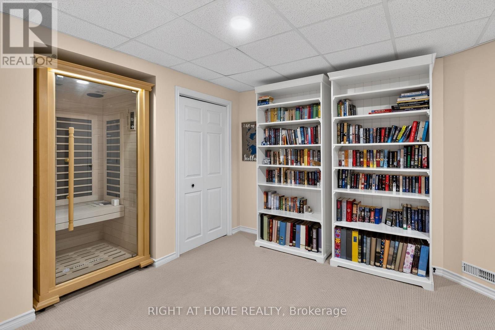 2 Noble Lane, St. Thomas, ON - Indoor