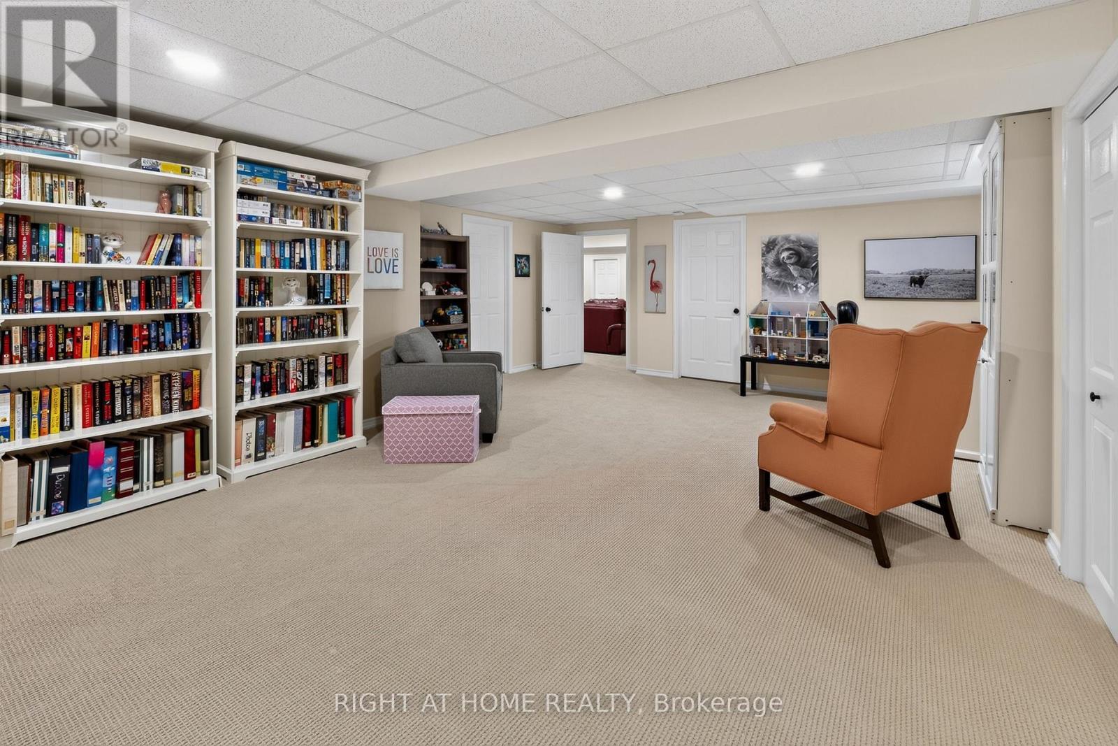 2 Noble Lane, St. Thomas, ON - Indoor