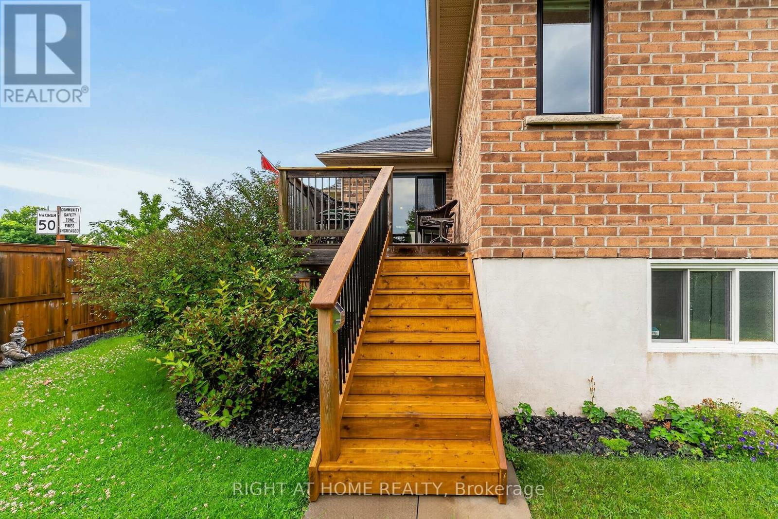 2 Noble Lane, St. Thomas, ON - Outdoor With Exterior