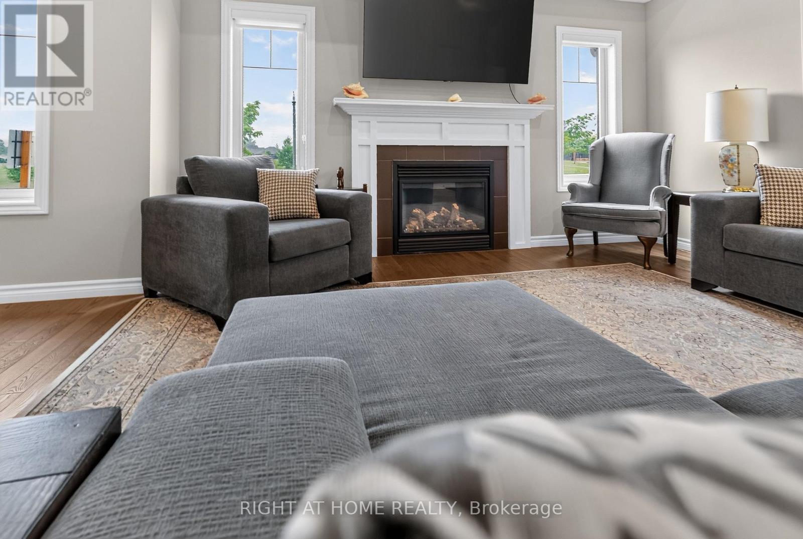 2 Noble Lane, St. Thomas, ON - Indoor Photo Showing Living Room With Fireplace