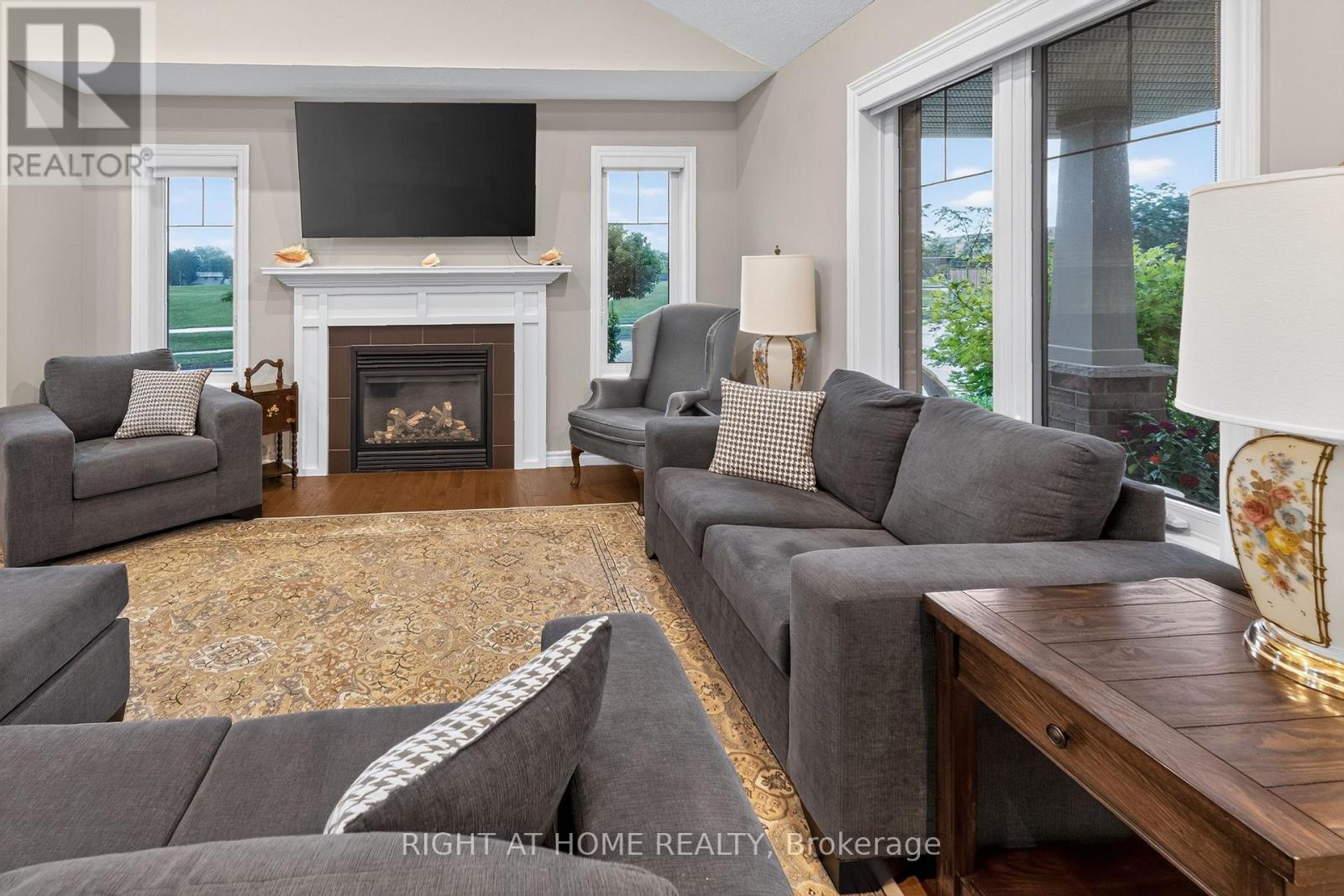 2 Noble Lane, St. Thomas, ON - Indoor Photo Showing Living Room With Fireplace