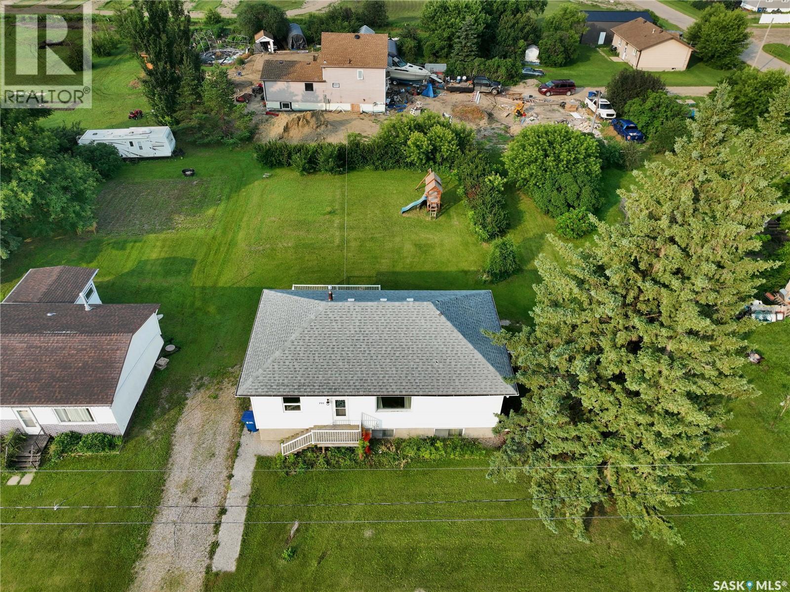 701 3Rd Avenue, Spy Hill, SK - Outdoor
