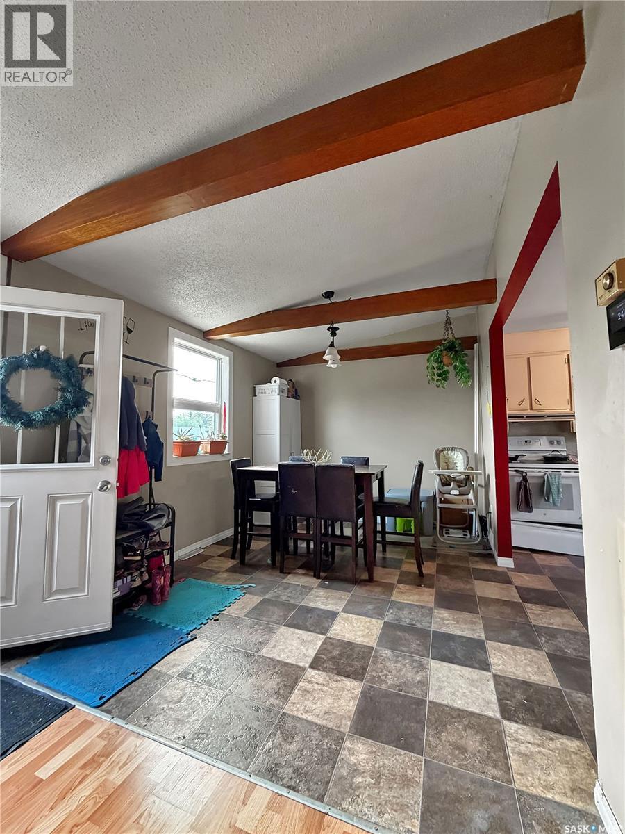 701 3Rd Avenue, Spy Hill, SK - Indoor