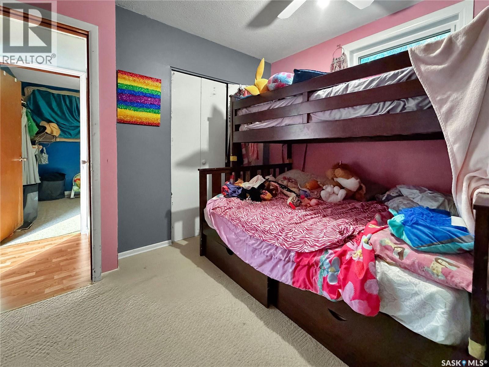 701 3Rd Avenue, Spy Hill, SK - Indoor Photo Showing Bedroom