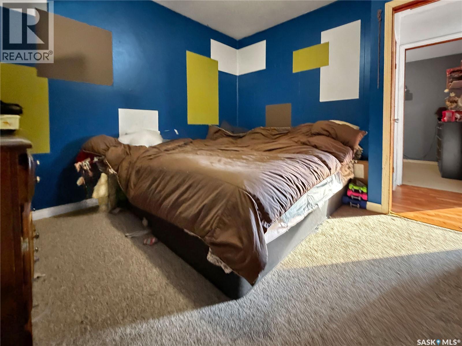 701 3Rd Avenue, Spy Hill, SK - Indoor Photo Showing Bedroom
