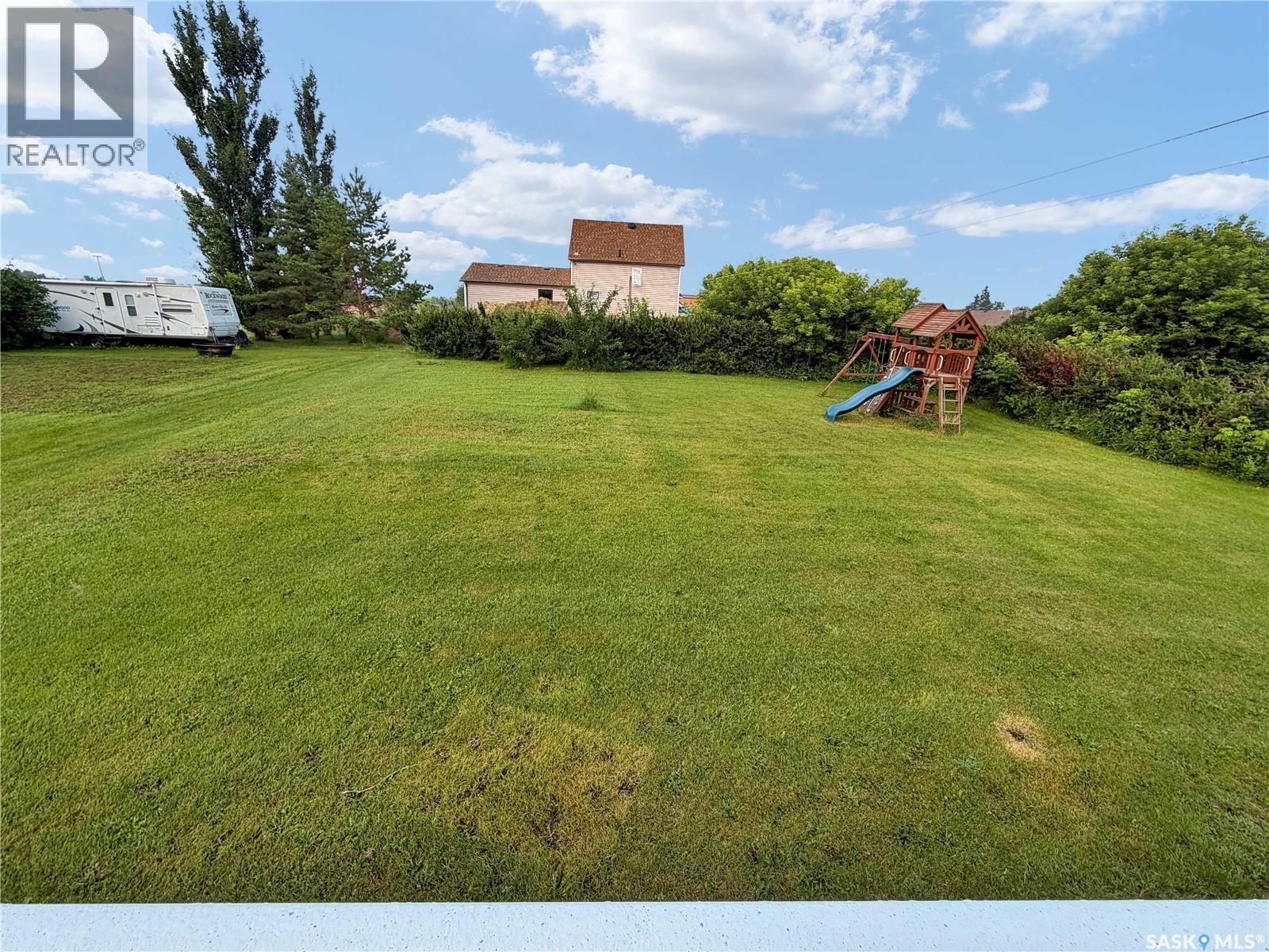 701 3Rd Avenue, Spy Hill, SK - Outdoor