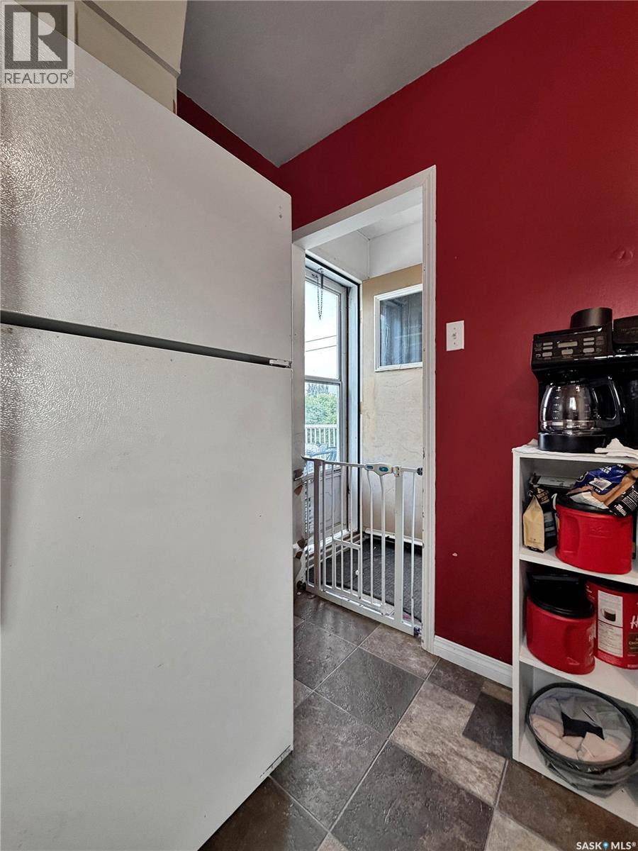 701 3Rd Avenue, Spy Hill, SK - Indoor Photo Showing Other Room