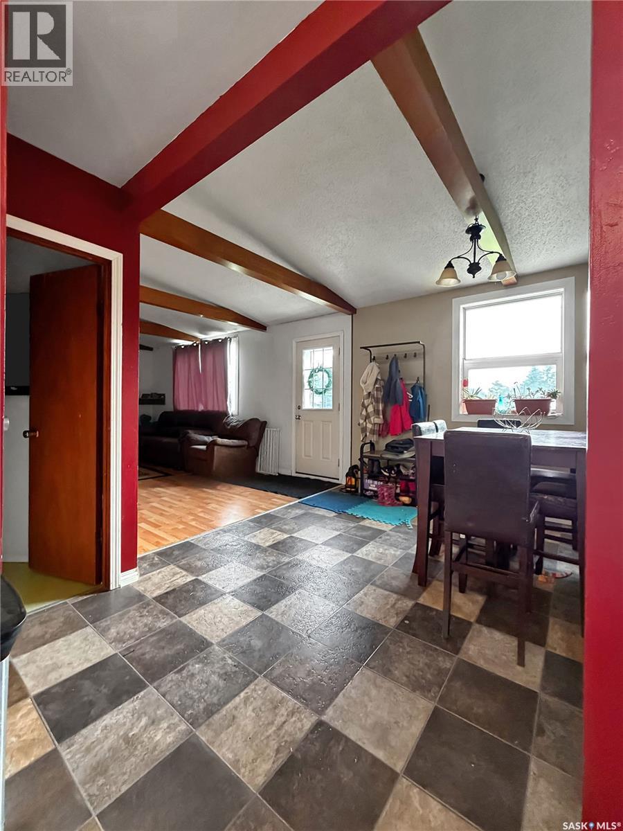 701 3Rd Avenue, Spy Hill, SK - Indoor Photo Showing Other Room