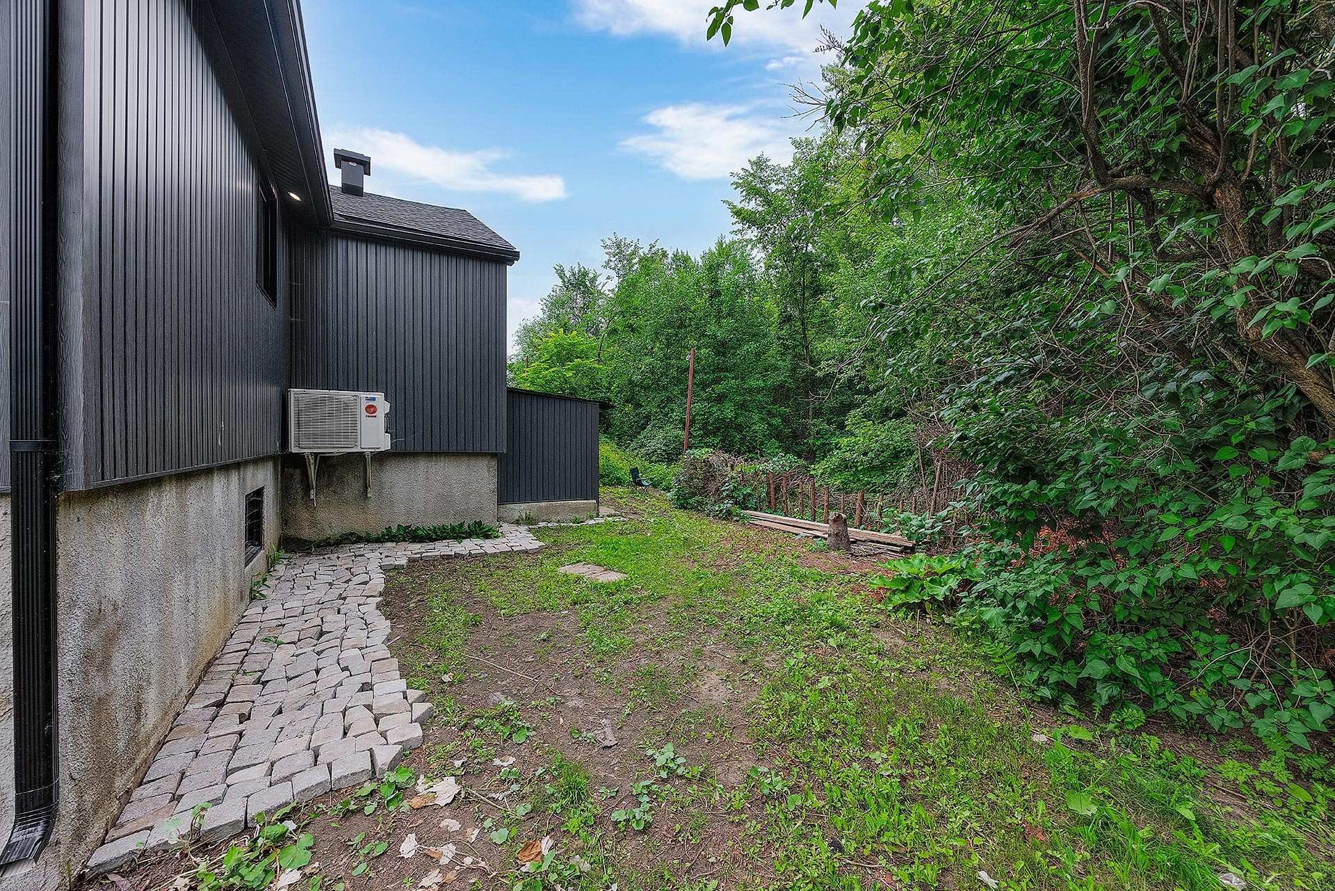 Exterior - 2 Rue Mareuil, Laval (Auteuil), QC - Outdoor