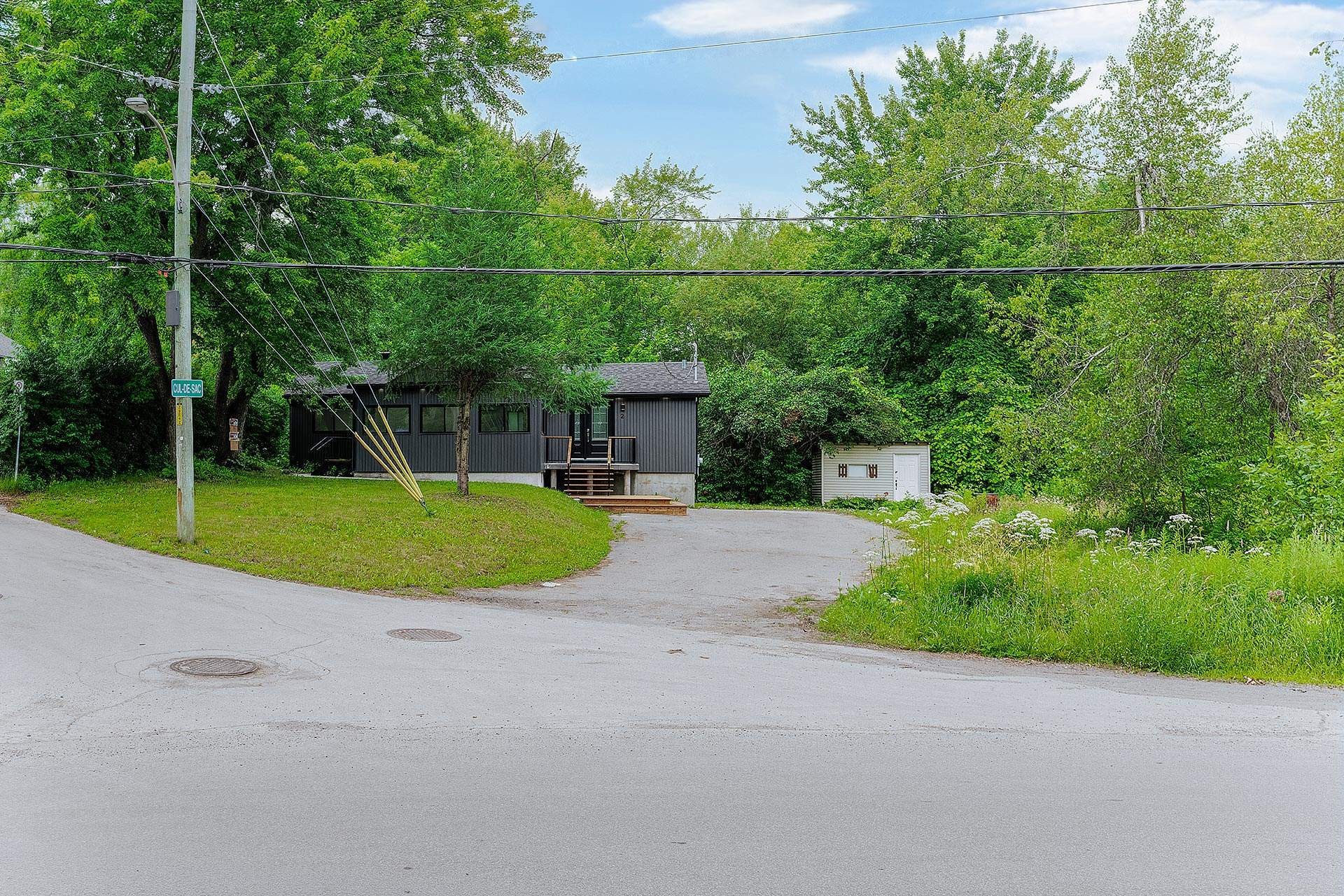 Exterior - 2 Rue Mareuil, Laval (Auteuil), QC - Outdoor