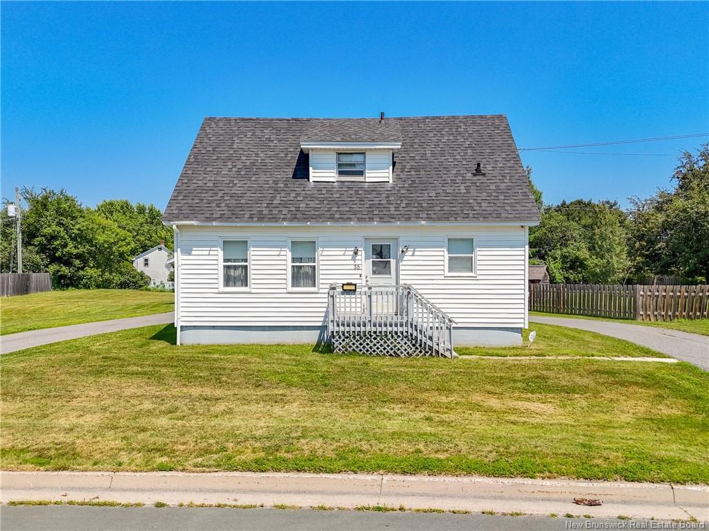 35 Coronation St, Fredericton, NB