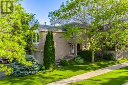1308 VALERIE CRESCENT Oakville, ON L6J 7E2