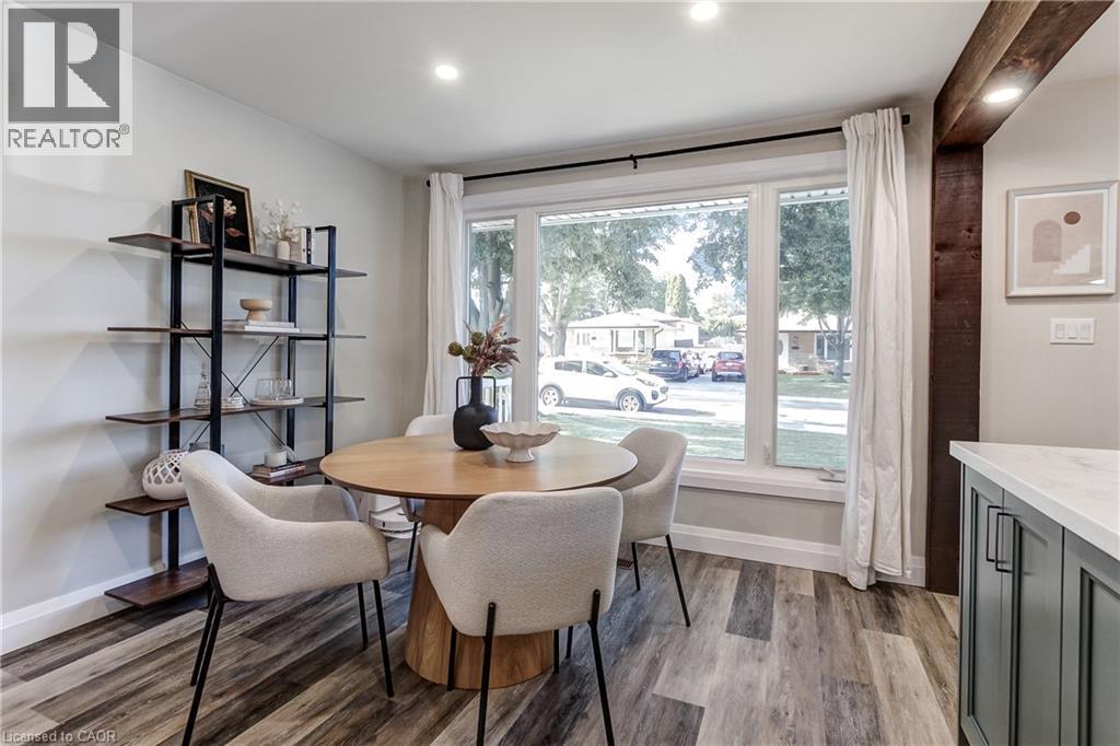 323 Cranbrook Drive, Hamilton, ON - Indoor Photo Showing Dining Room