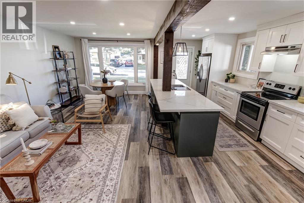 323 Cranbrook Drive, Hamilton, ON - Indoor Photo Showing Kitchen