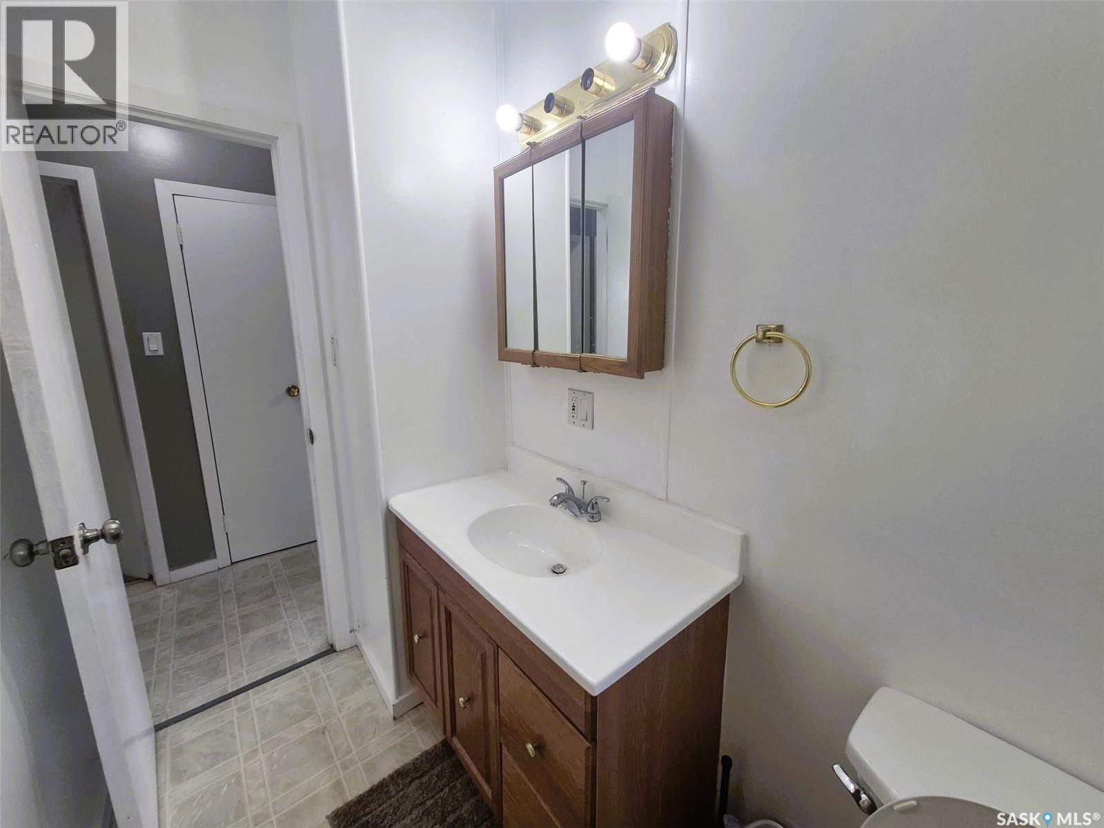 161 Darlington Street E, Yorkton, SK - Indoor Photo Showing Bathroom