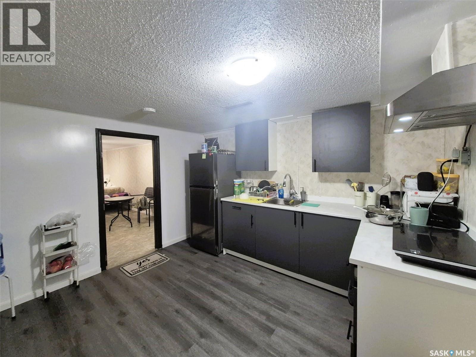 161 Darlington Street E, Yorkton, SK - Indoor