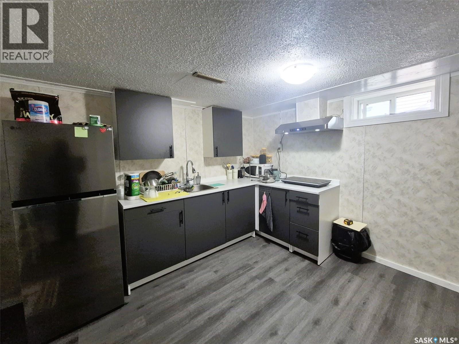 161 Darlington Street E, Yorkton, SK - Indoor Photo Showing Kitchen