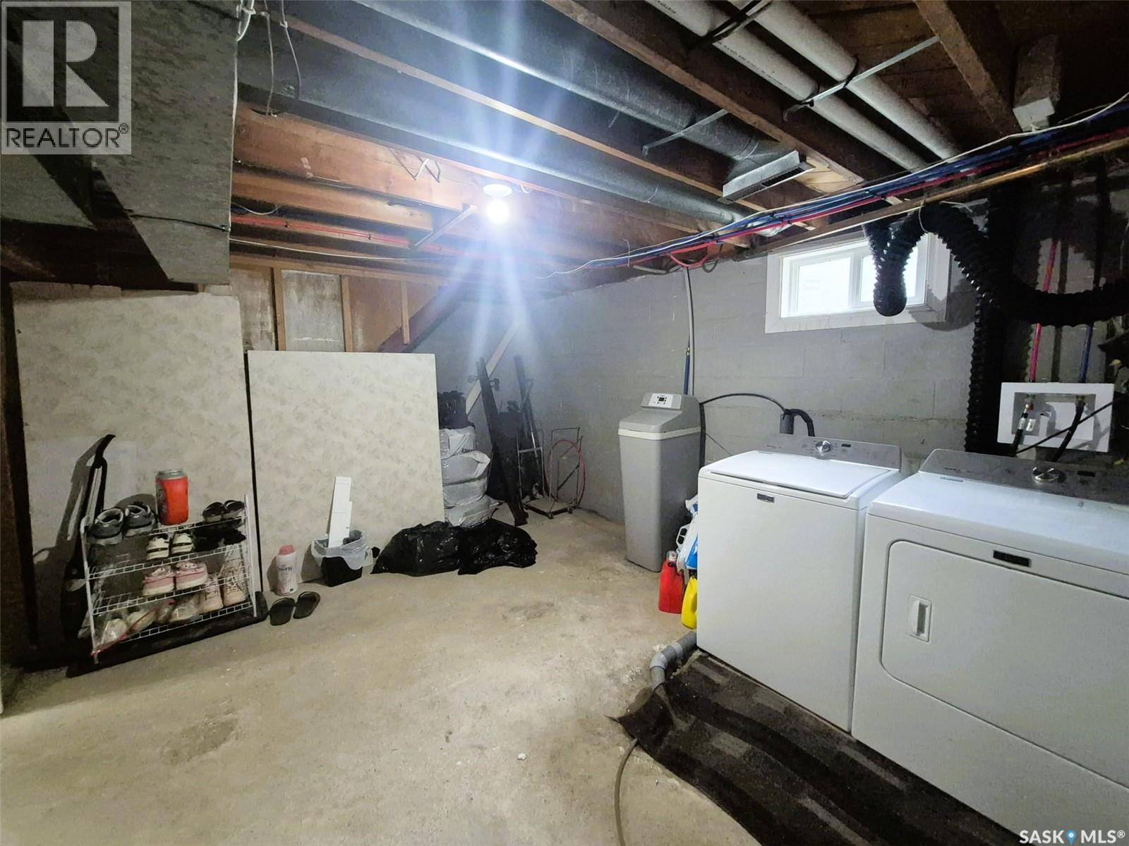 161 Darlington Street E, Yorkton, SK - Indoor