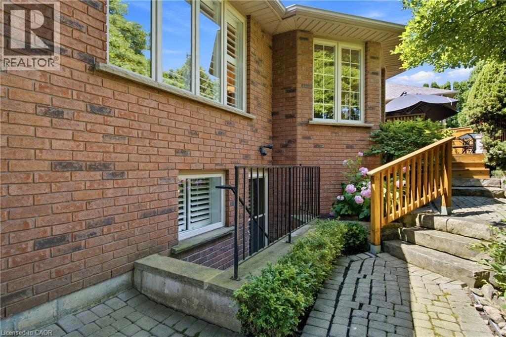 1090 Crofton Way, Burlington, ON - Outdoor With Deck Patio Veranda With Exterior