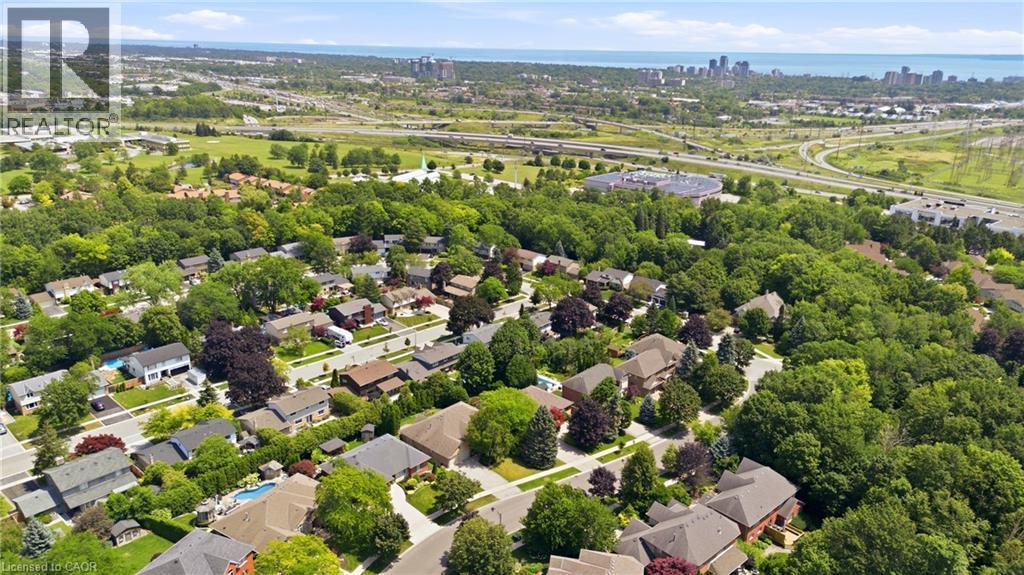 Aerial perspective of a residential area with varied home styles - 1090 Crofton Way, Burlington, ON - Outdoor With View