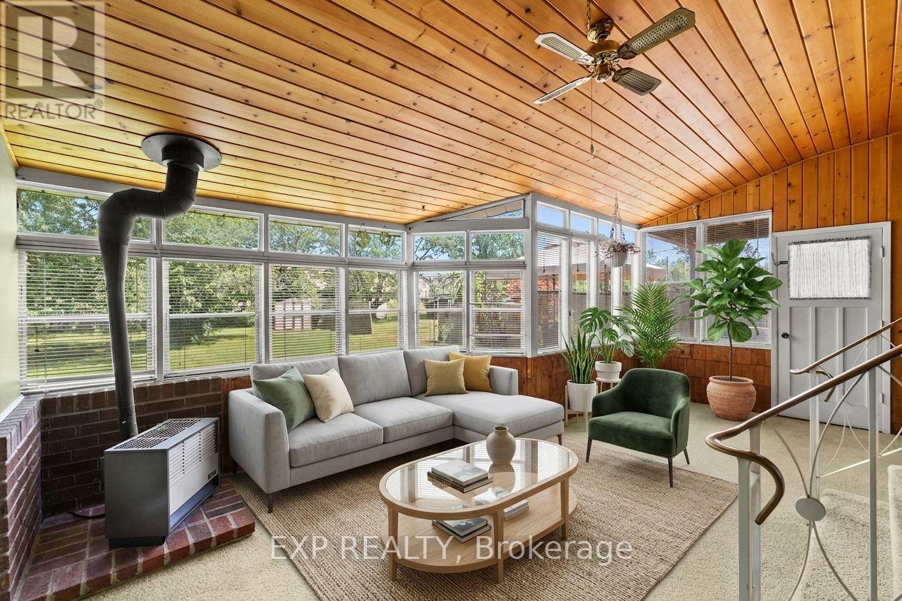 Virtually Staged - 8800 Champlain Drive, Niagara Falls (Chippawa), ON - With Deck Patio Veranda With Exterior