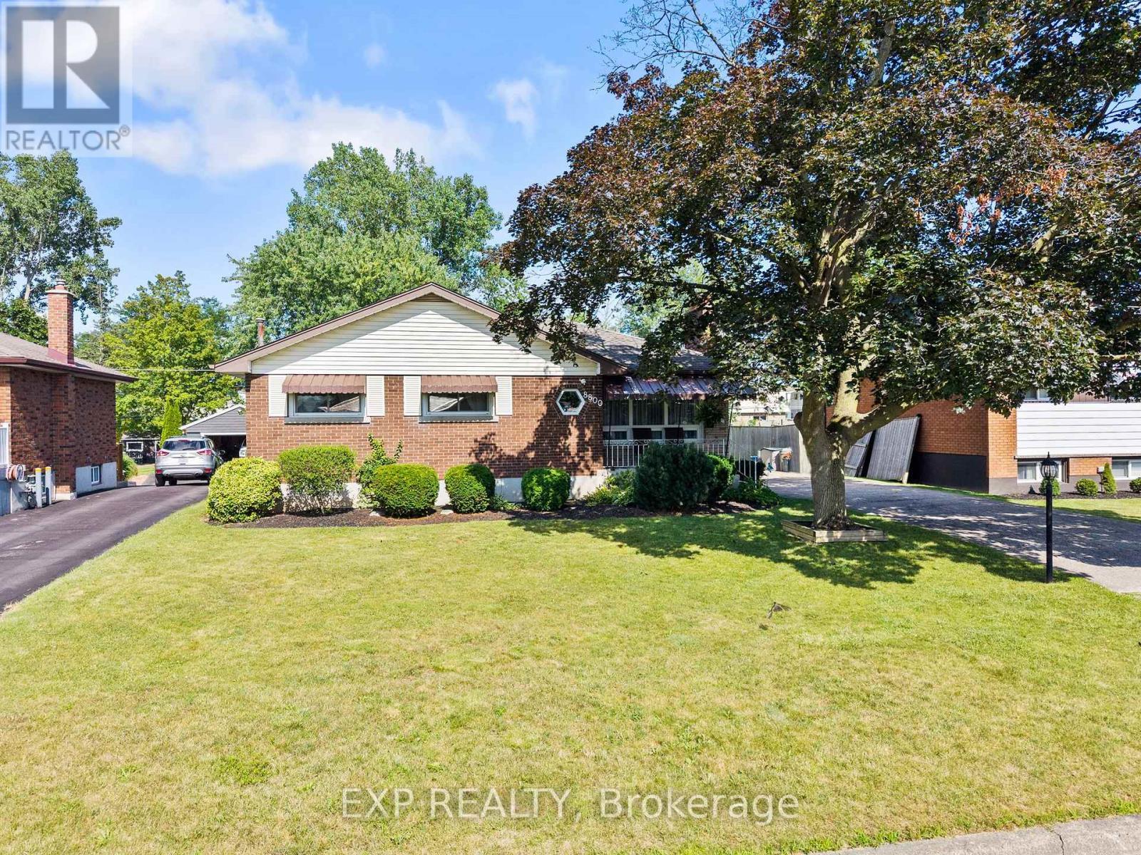 8800 Champlain Drive, Niagara Falls (Chippawa), ON - Outdoor
