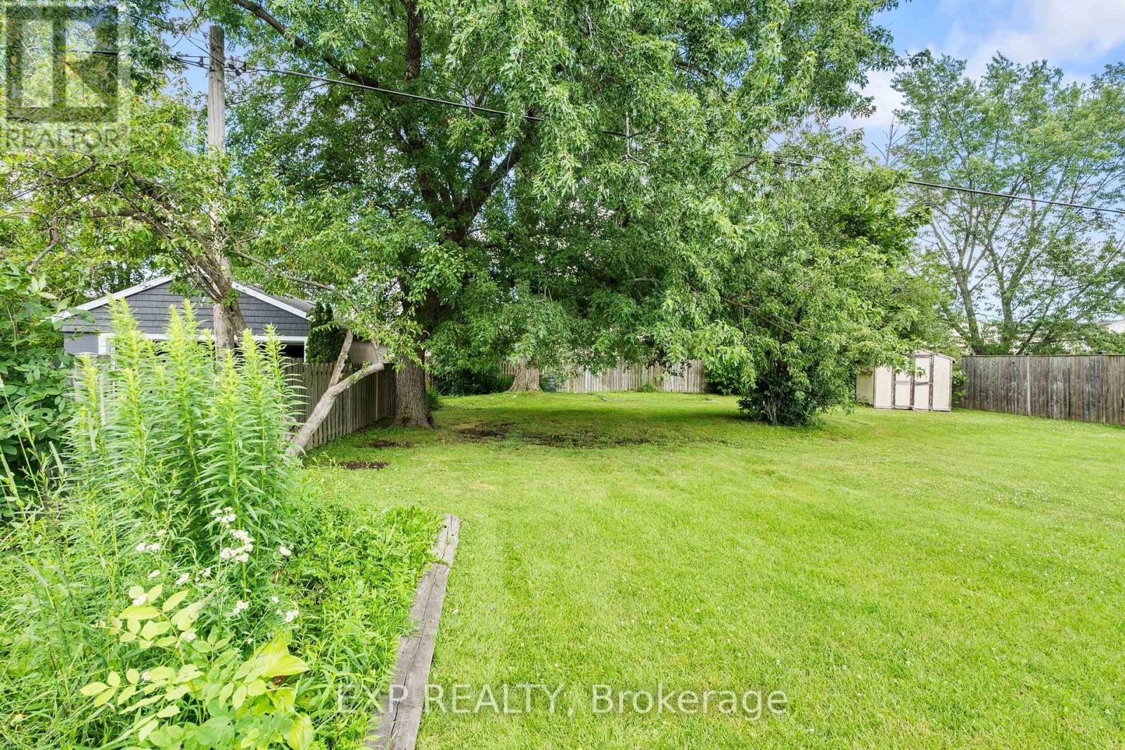 8800 Champlain Drive, Niagara Falls (Chippawa), ON - Outdoor