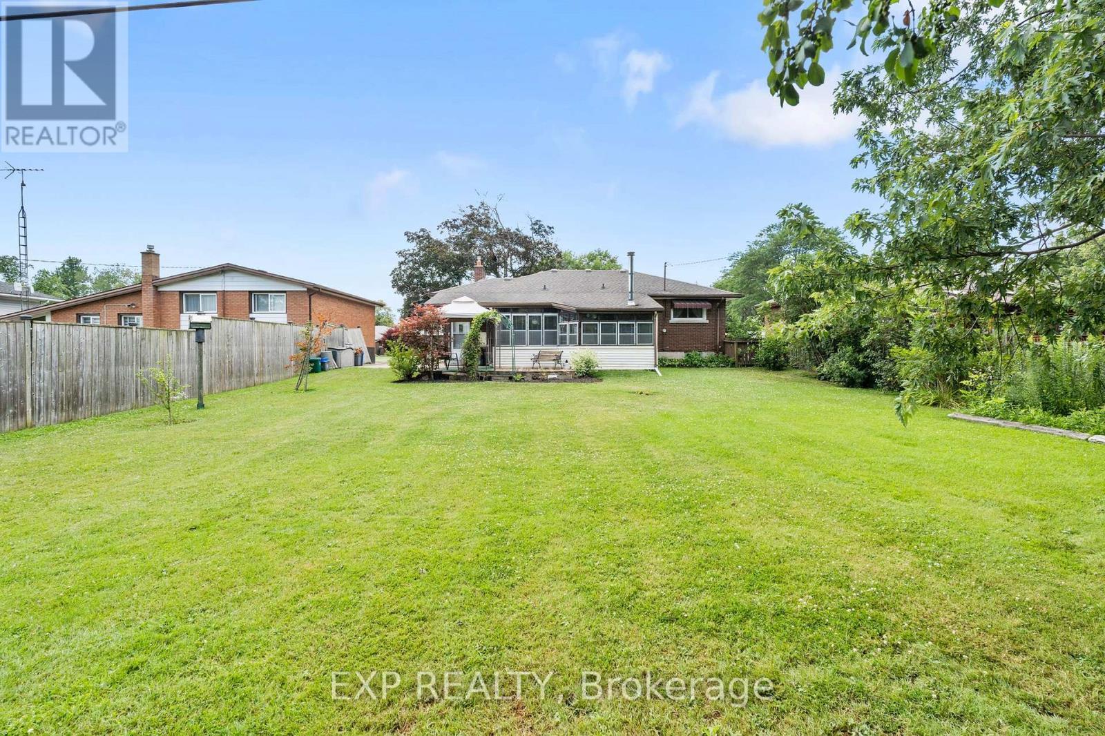 8800 Champlain Drive, Niagara Falls (Chippawa), ON - Outdoor With Deck Patio Veranda
