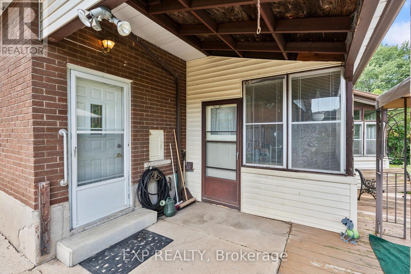 8800 Champlain Drive, Niagara Falls (Chippawa), ON - Outdoor With Deck Patio Veranda With Exterior