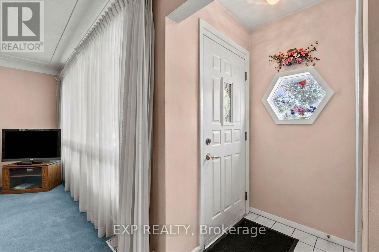 8800 Champlain Drive, Niagara Falls (Chippawa), ON - Indoor Photo Showing Other Room