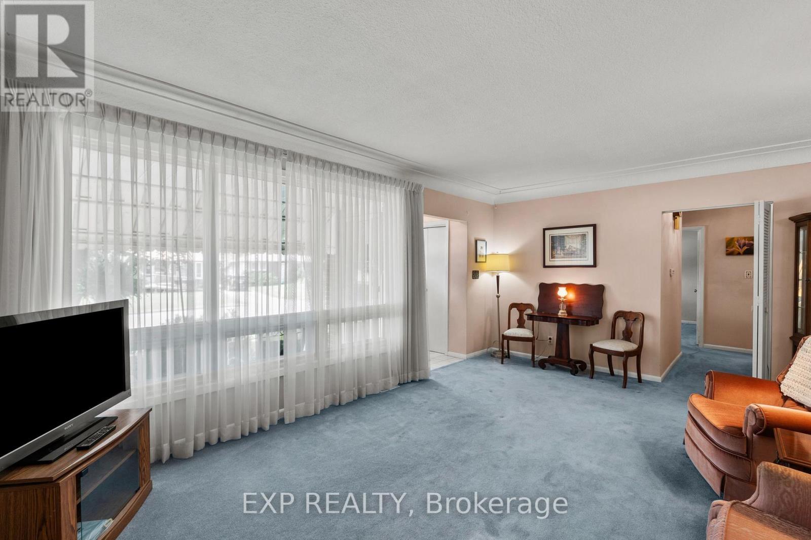 8800 Champlain Drive, Niagara Falls (Chippawa), ON - Indoor